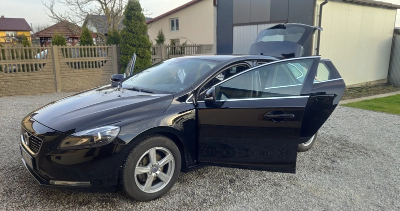 Volvo V40 cena 46000 przebieg: 74788, rok produkcji 2016 z Bierutów małe 466